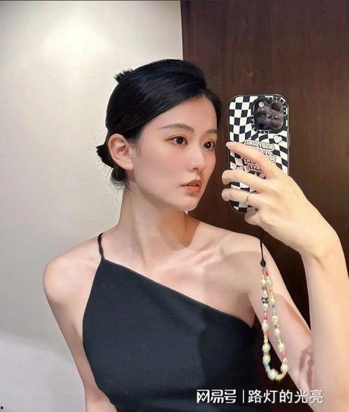 娱乐圈吃瓜爆料 赵露思,娱乐圈新晋小花,揭秘她的成长之路与绯闻风波